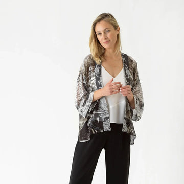 ONE HUNDRED STARS | Short Kimono Sunburst Grey